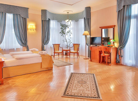 Mariánské Lázně pri Hlavnej kolonáde v Hoteli Belvedere Spa & Wellness**** s procedúrami a raňajkami.