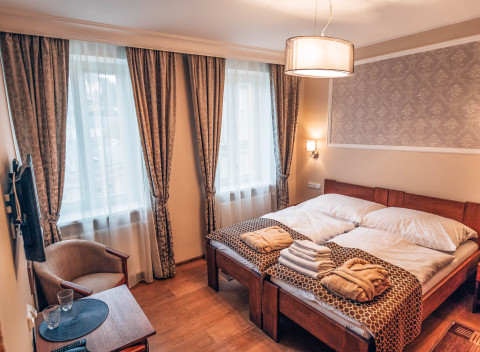 Karlove Vary v blízkosti kolonád luxusne: Hotel Star **** s kúpeľom, saunou, masážou a raňajkami.