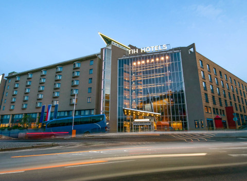 Praha neďaleko centra luxusne v Hoteli NH Prague City **** s raňajkami a welcome drinkom + dieťa zdarma.