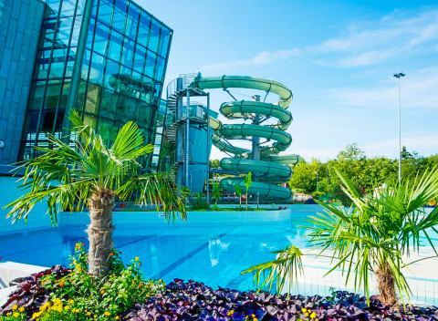 Ostrihom priamo na hraniciach v Portobello Wellness Hoteli **** prepojenom s termálnymi kúpeľmi + polpenzia.