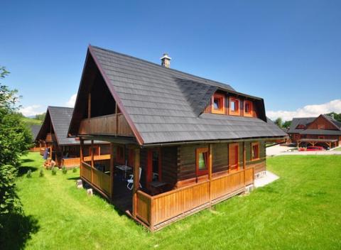 Užite si horské dobrodružstvo či skvelý oddych v srdci Liptova s ubytovaním v chatkách Magura Village s moderným vybavením až pre 6 osôb.