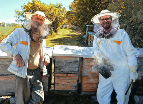 Zážitková návšteva včelej farmy s možnosťou výroby medových mydielok, ozdôb alebo sviečok z vosku.
