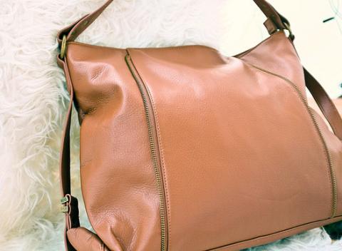 Túžite aj vy stať sa módnou ikonou? Stačí vám k tomu trendy dámska kabelka Clockhouse na každú príležitosť v čiernej či hnedej farbe.